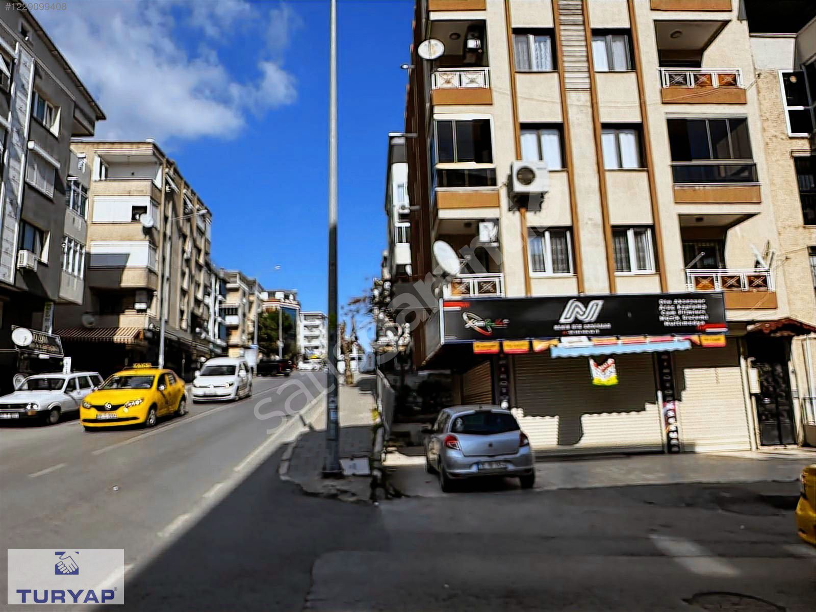 Çift Cephe işlek cadde üzerinde