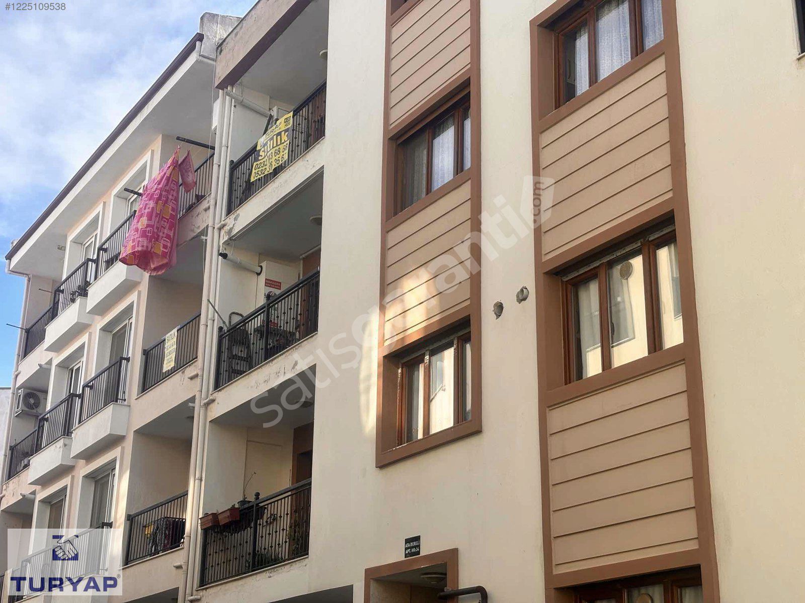 Satılık Seferihisar Çolak İbrahim bey mah. 2+1 geniş daire