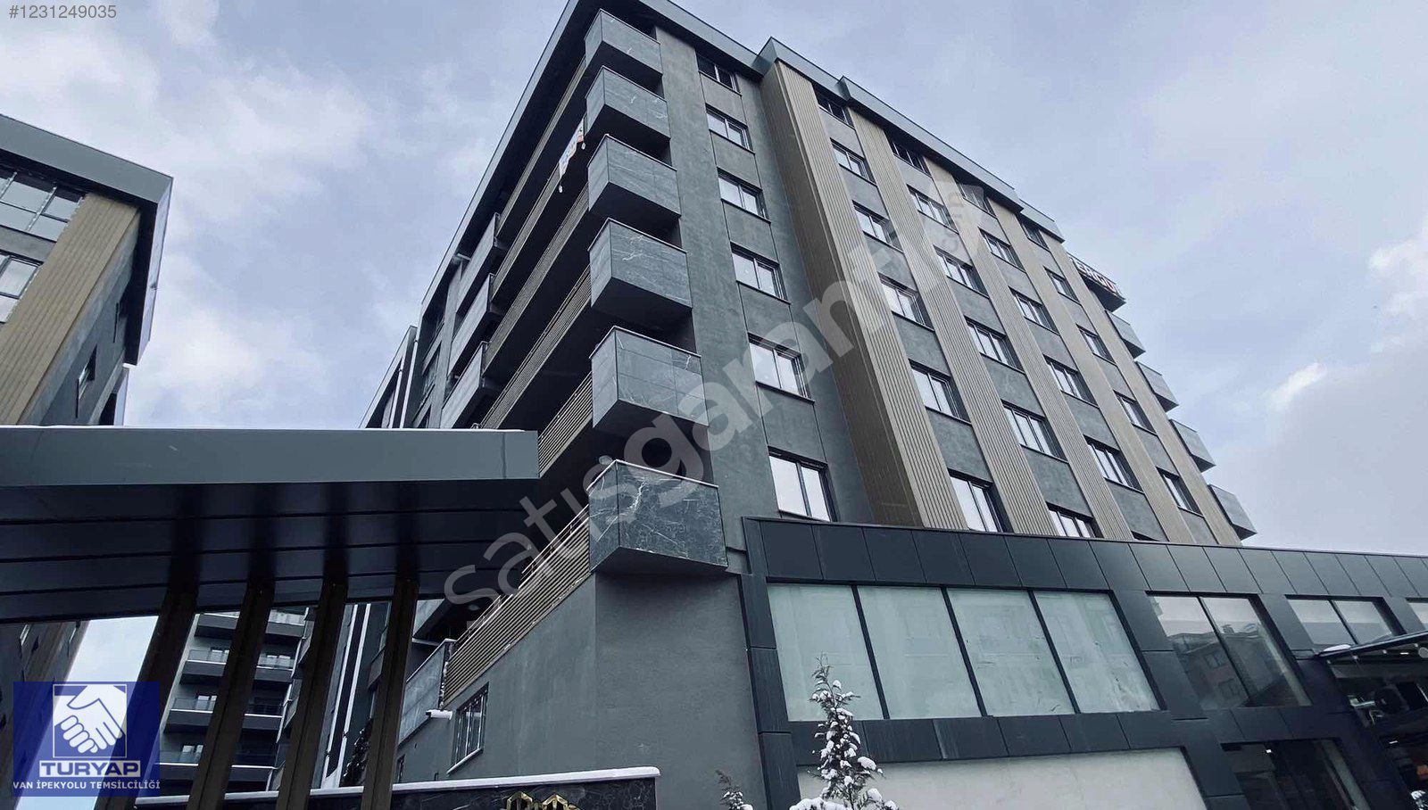TURYAP'TAN İKİNİSAN CADDESİNDE SATILIK 3+1 DAİRE