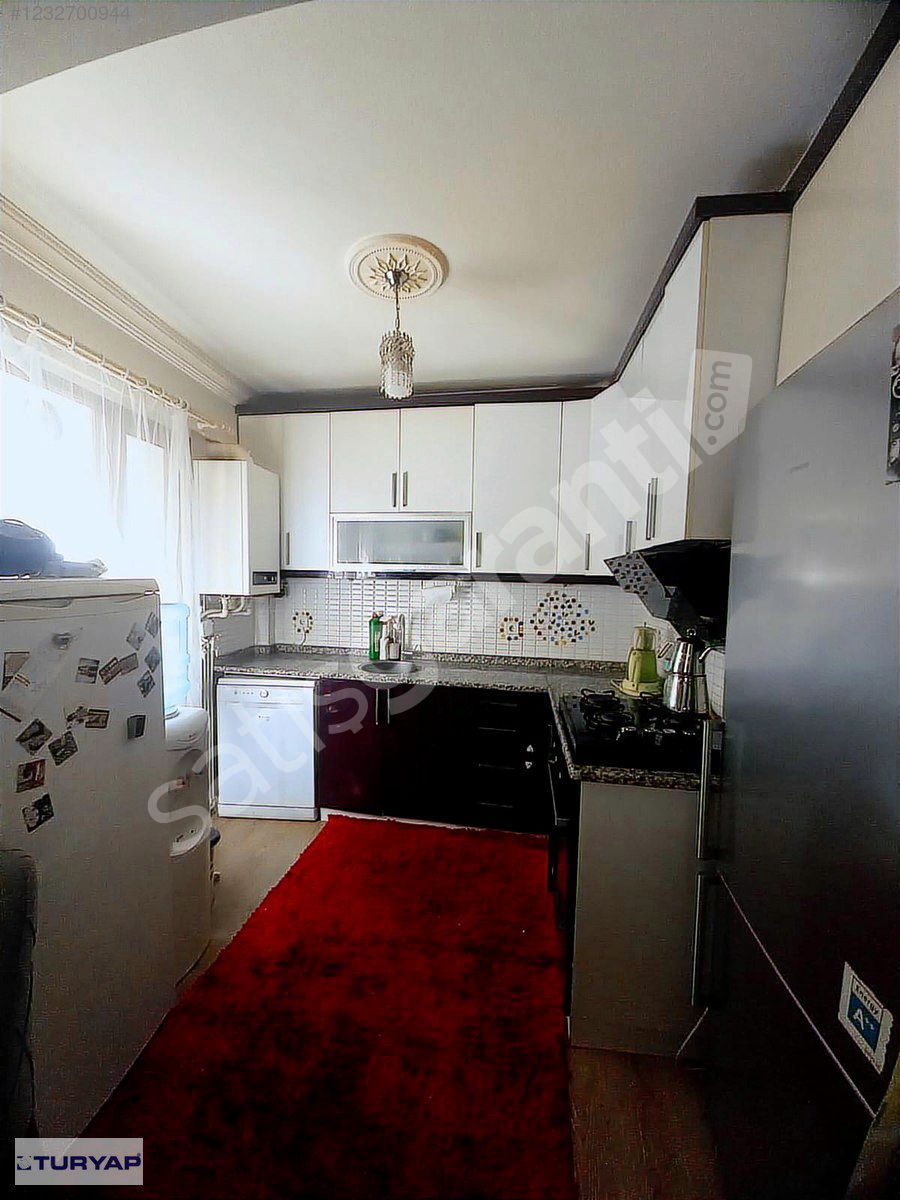 AKINCILAR MAH.KOŞU İZBAN YAKINI 2+1EBEVEYN BANYOLU SATILIK DAİRE