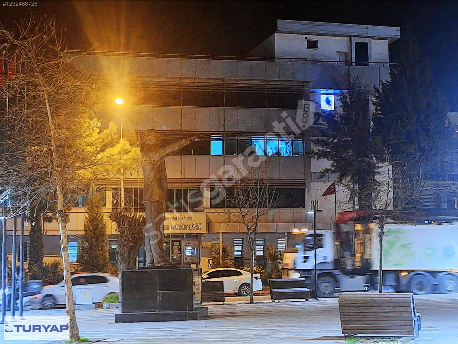 KURUMSALLARA VE BANKALARA KİRALIK 305 M2 DÜKKAN...