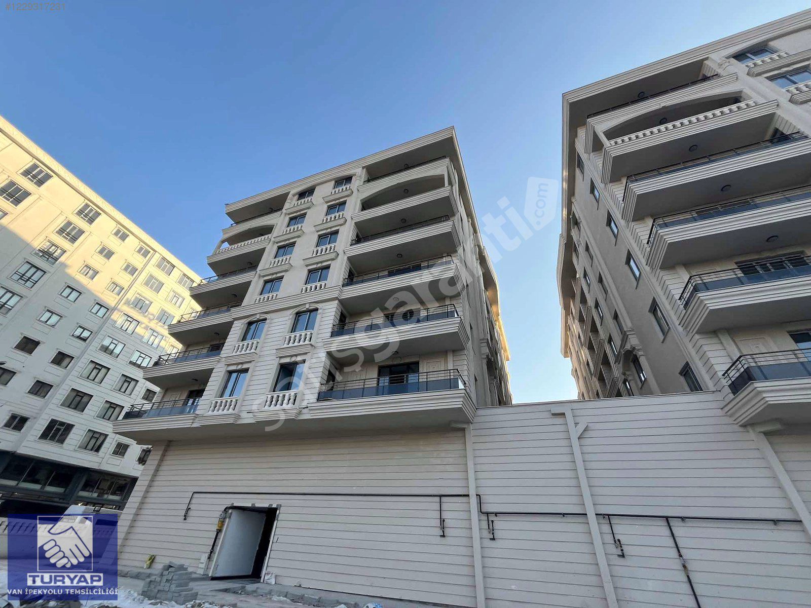 TURYAP'TAN İSKELE CADDESİNDE SATILIK 3+1 DAİRE