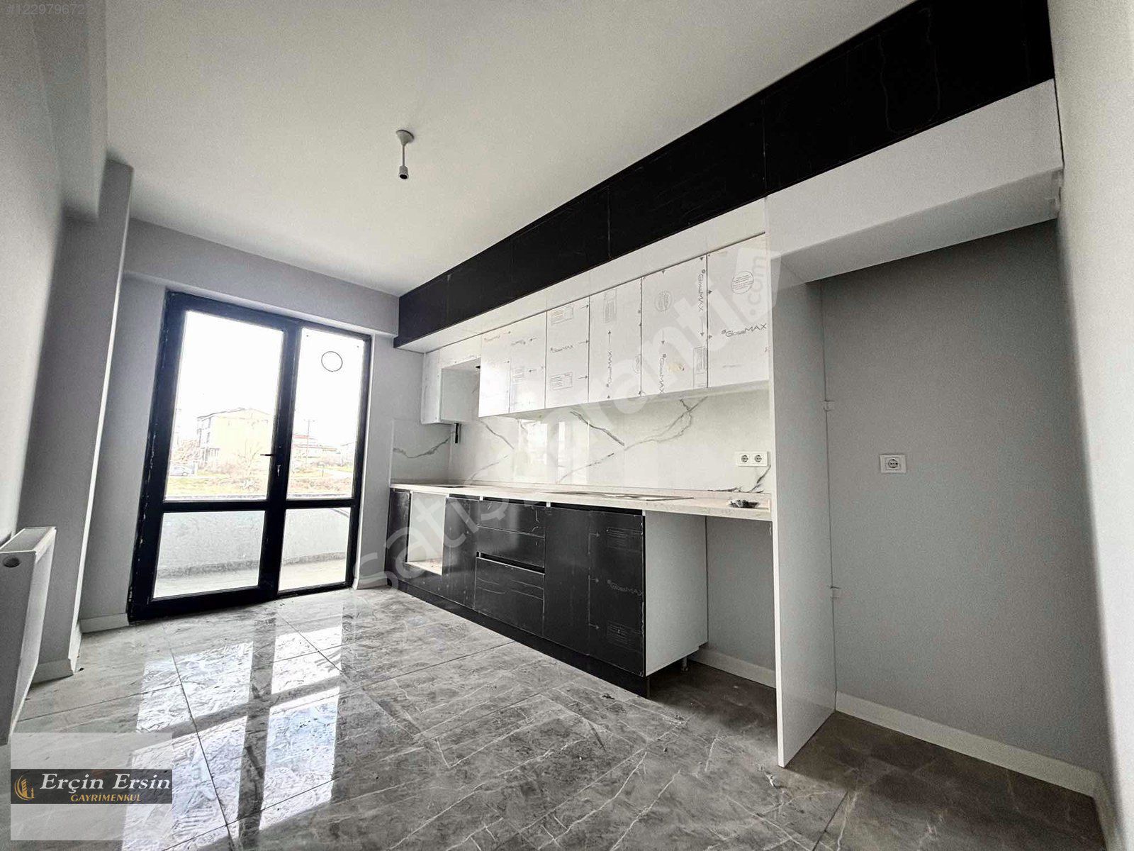 LÜX SİTEDE 2+1 120M2 SATILIK GENİŞ FERAH DAİRE