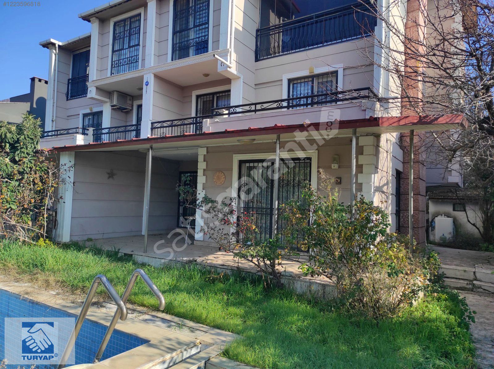 Torbalı Ayrancılar Satılık 348 M2 Havuzlu 5+1 Tripleks Villa