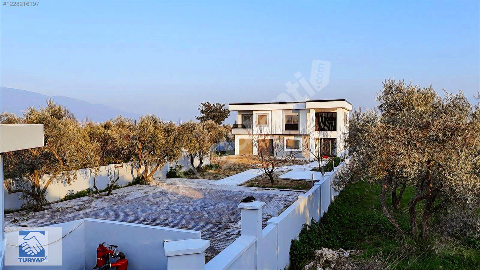 Kemalpaşa Çınar 5027 m² Satılık 4+1 Villalı Bahçe