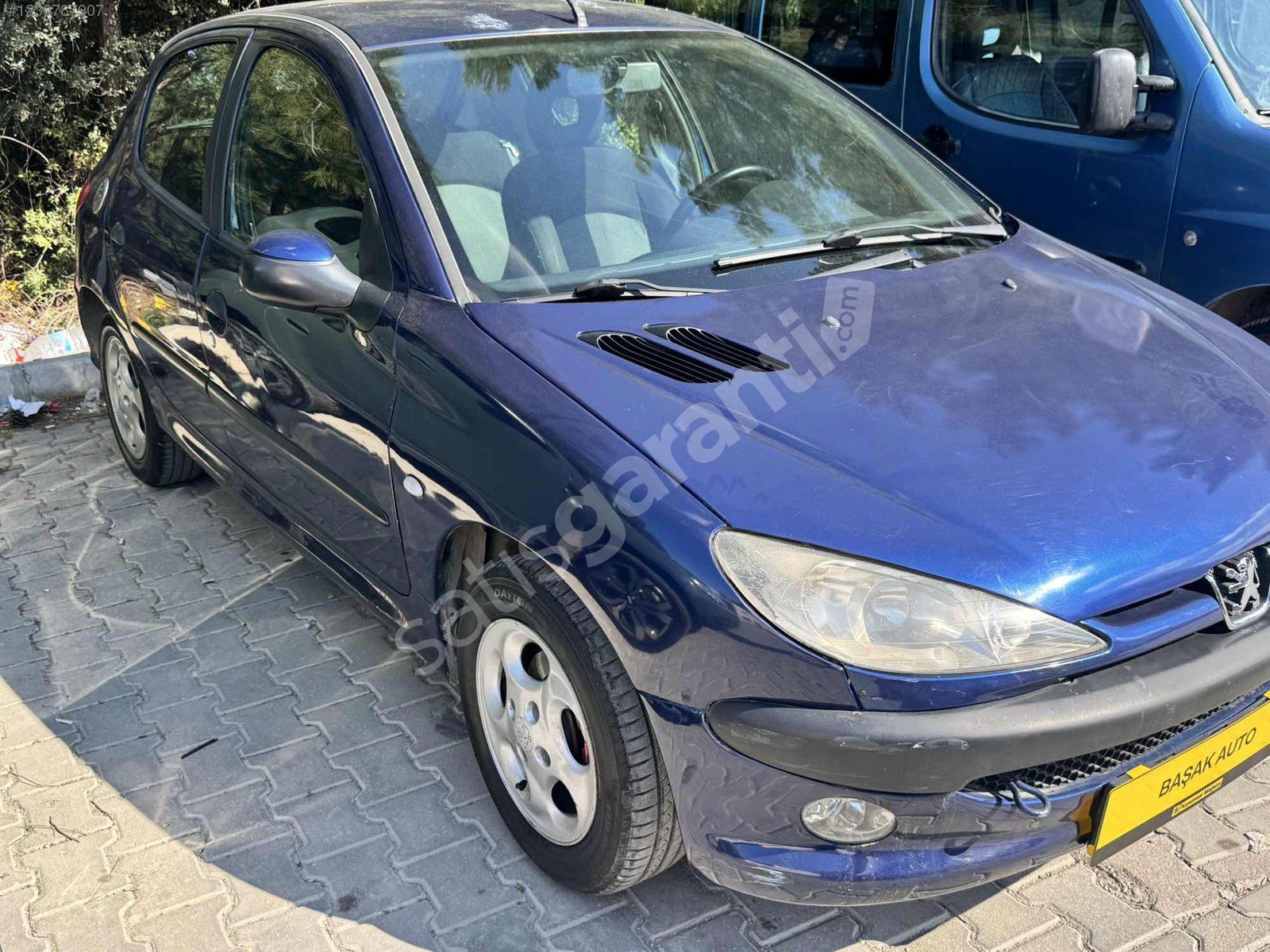 OTOMATİK VİTES BENZİNLİ ÇOK TEMİZ