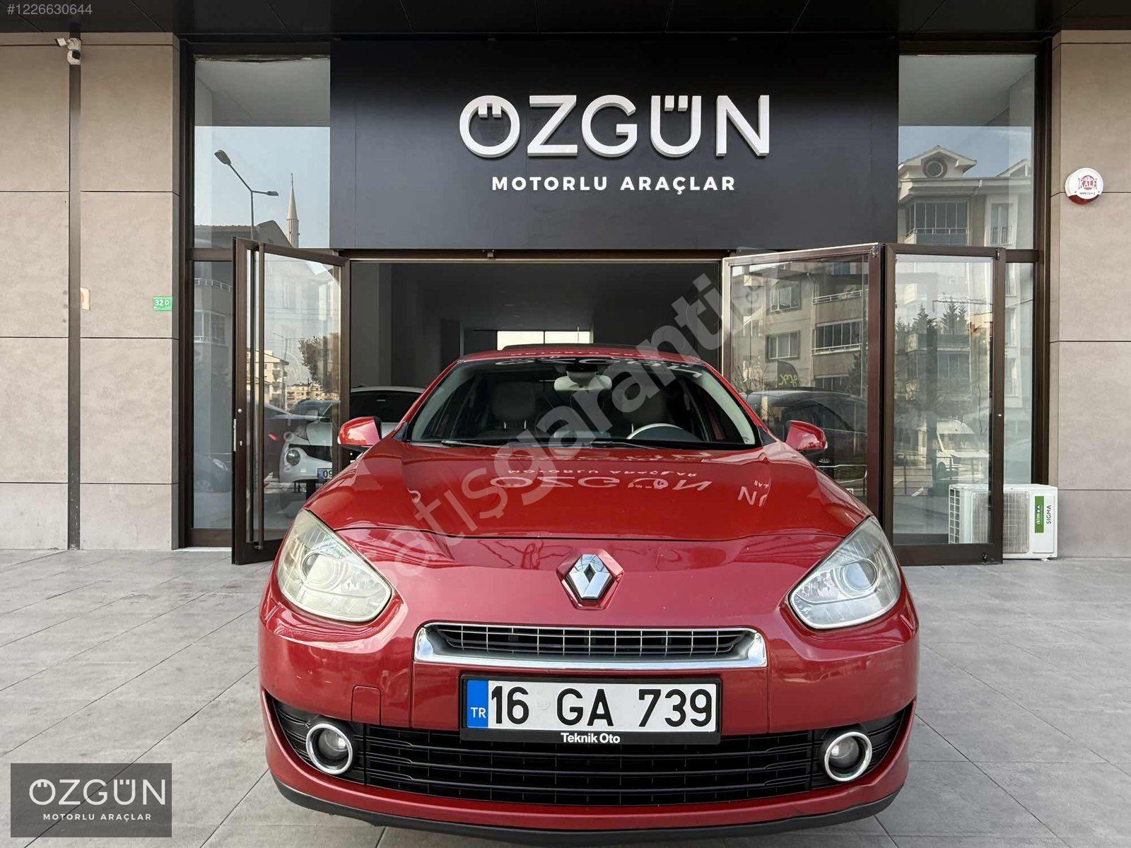 ÖZGÜN&2011 RENAULT FLUANCE DİZEL-OTOM-HATASIZ-BOYASIZ-TR DE TEK