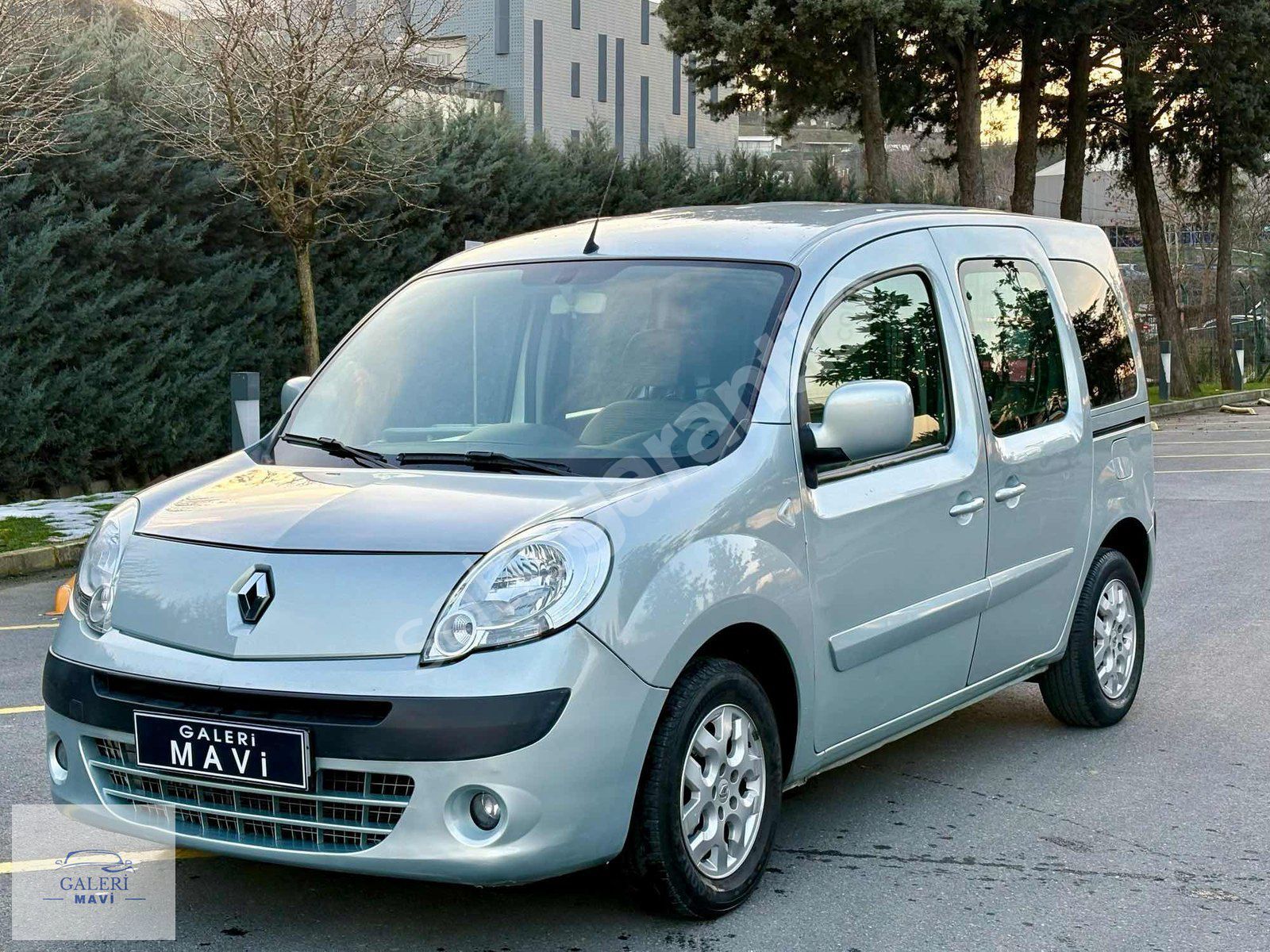 GALERİ MAVİ'DEN RENAULT KANGOO EXTREME DÜŞÜK KM HATASIZ