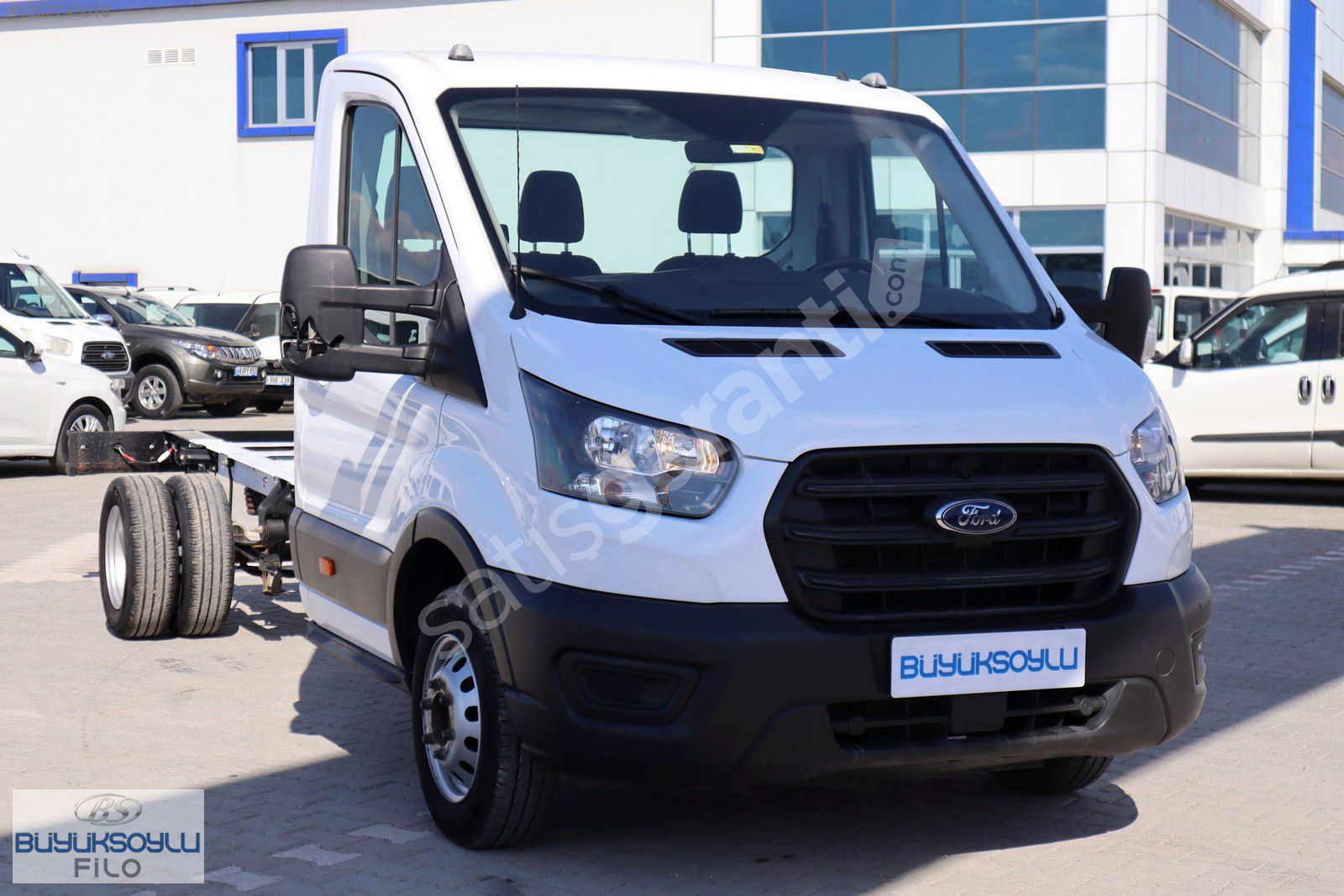 BÜYÜKSOYLU FİLO/2022 MODEL FORD TRANSIT 350 ED ŞASE KAMYONET