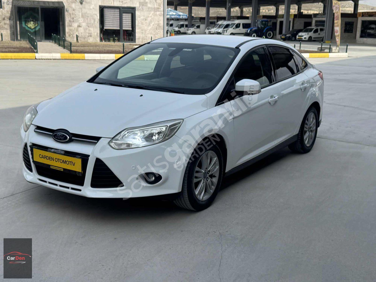 CARDEN'den 200'oooKM KUSUZSUZ GÜZELLİKTE FOCUS 3
