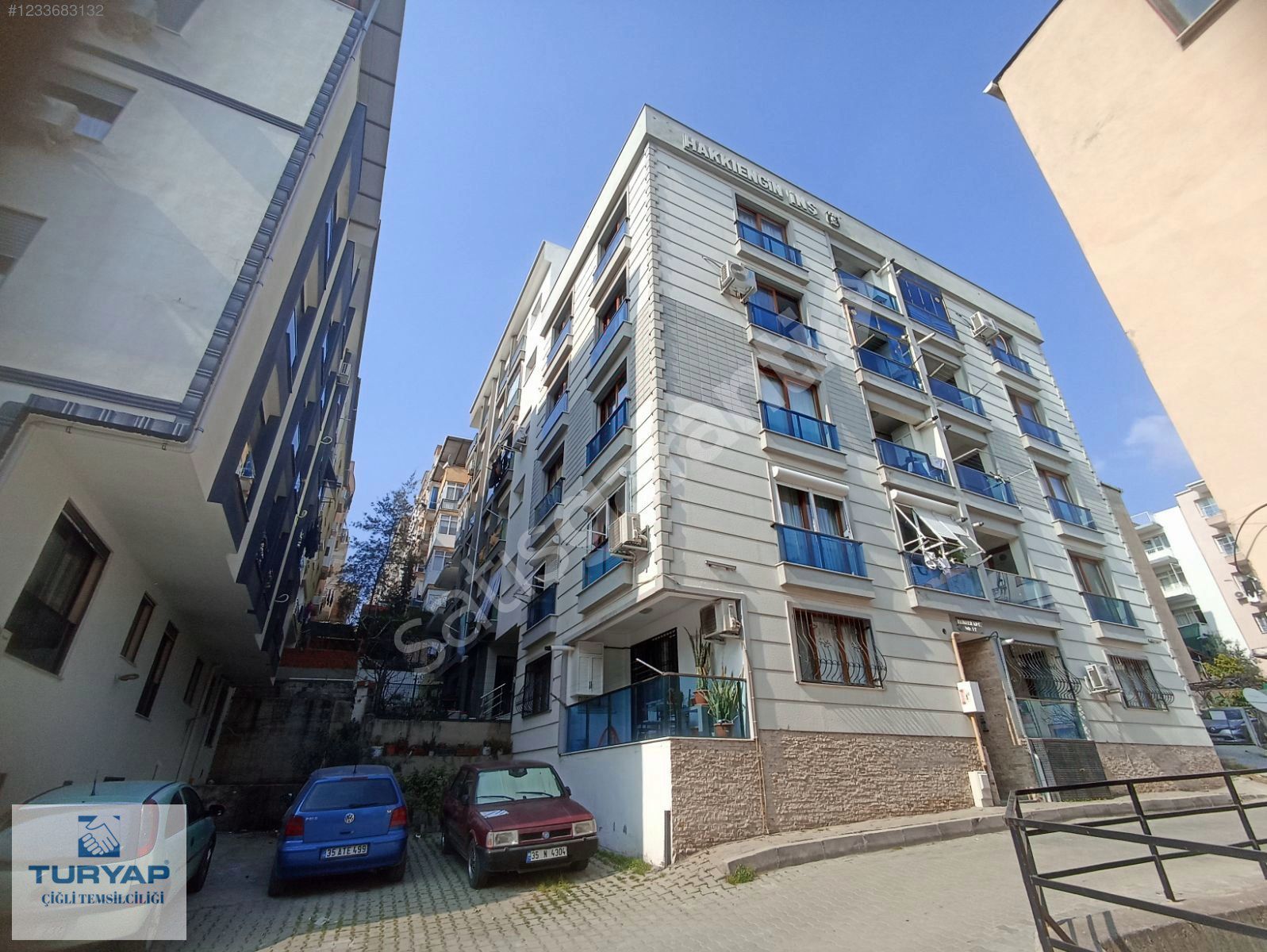 Çiğli Büyük Çiğli Mahallesi'nde Satılık 2+1 Daire