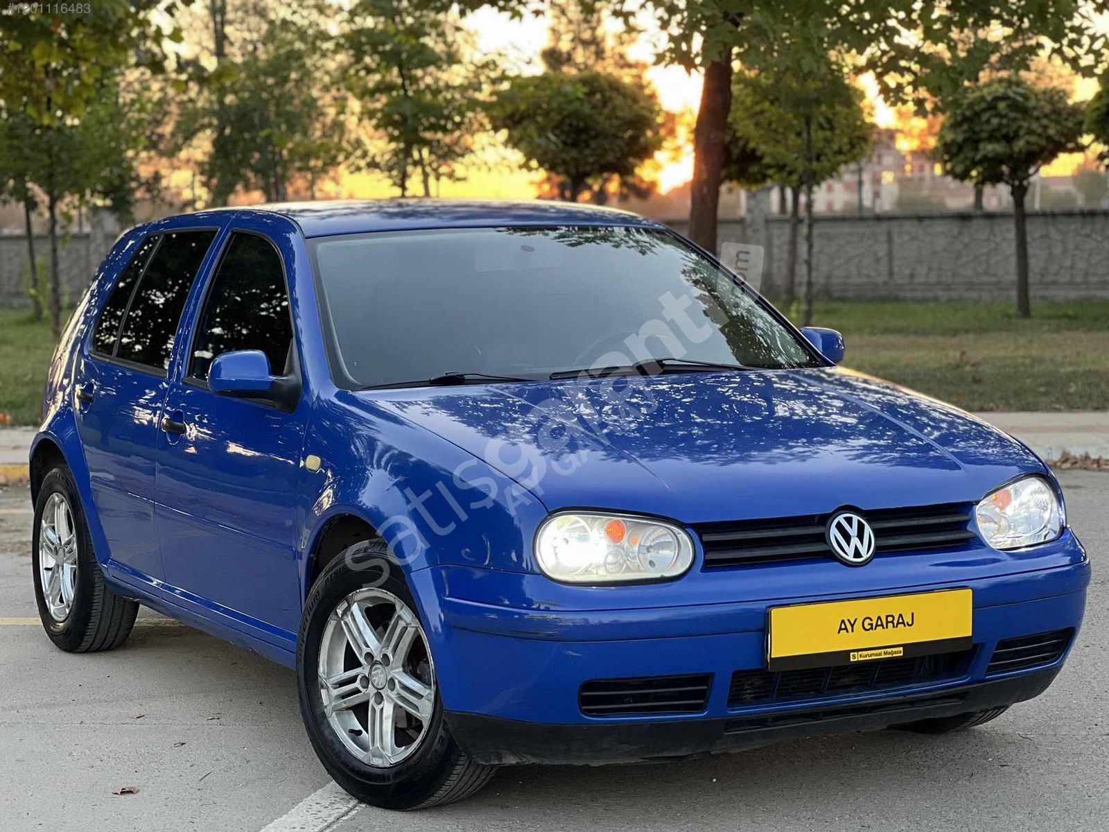 AY GARAJ'DAN GOLF 4
