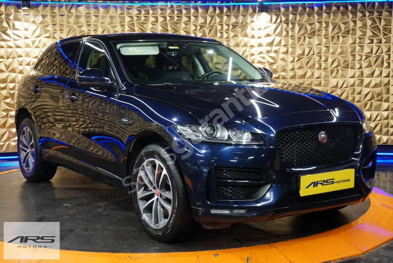 ARS MOTORS 2019 BAYİ JAGUAR F-PACE 2.0D R-SPORT MERIDIAN HATASIZ