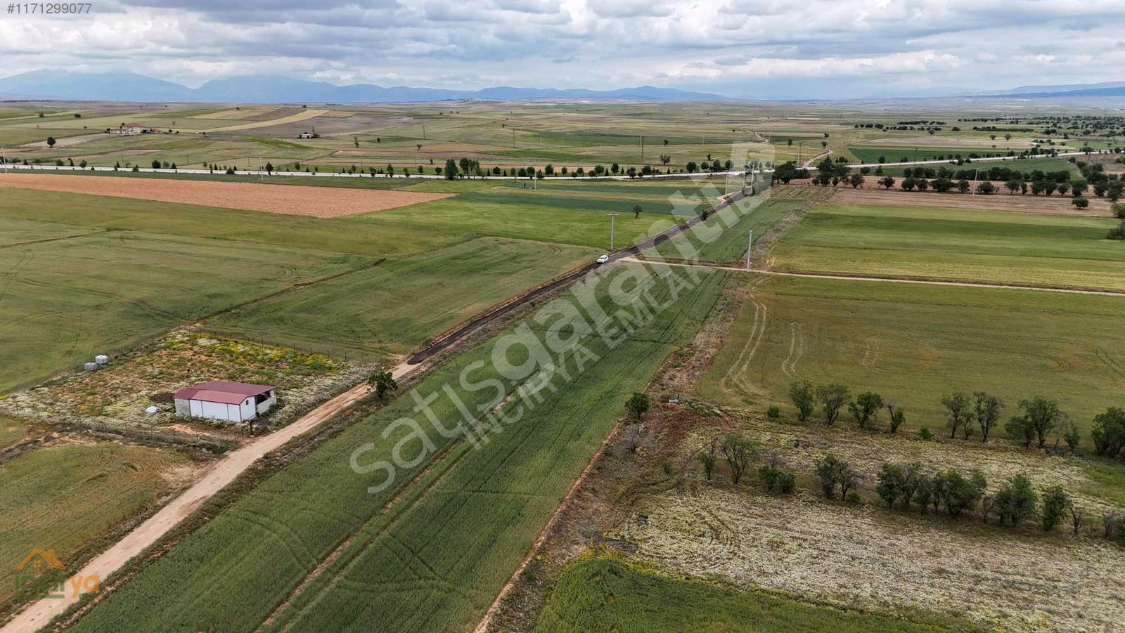 DAZKIRI ORGANİZEYE VE İMARA YAKIN 4.336 M2 ARAZİ