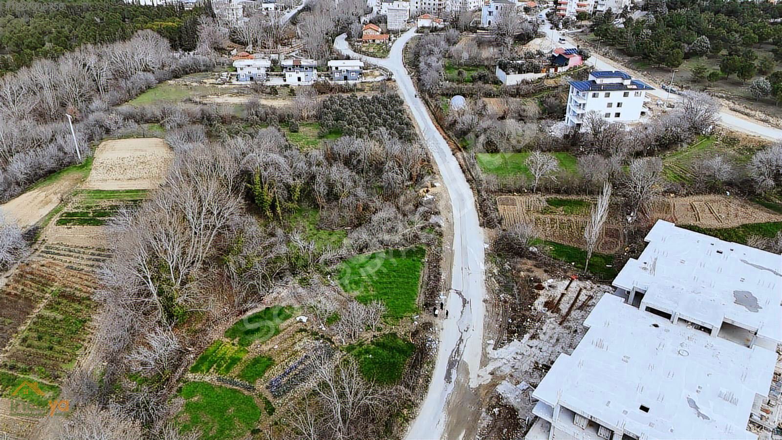 ŞEMİKLER'DE DOĞAL YAŞAM PARKI YANI TİCARİ İMARLI 699 m2 ARSA
