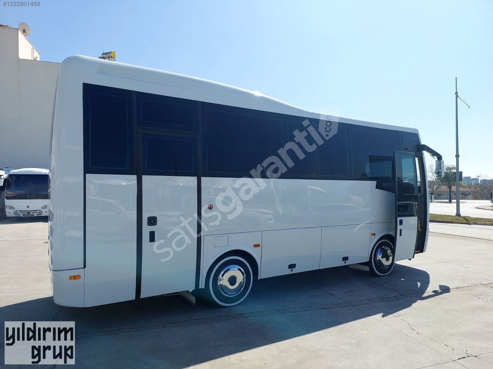 2011 model Isuzu Nova 27+1 kişilik