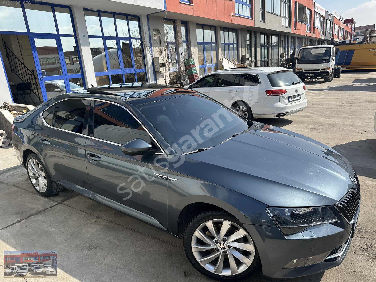 SKODA SUPRB SANRUFLU GENİŞ EKRAN