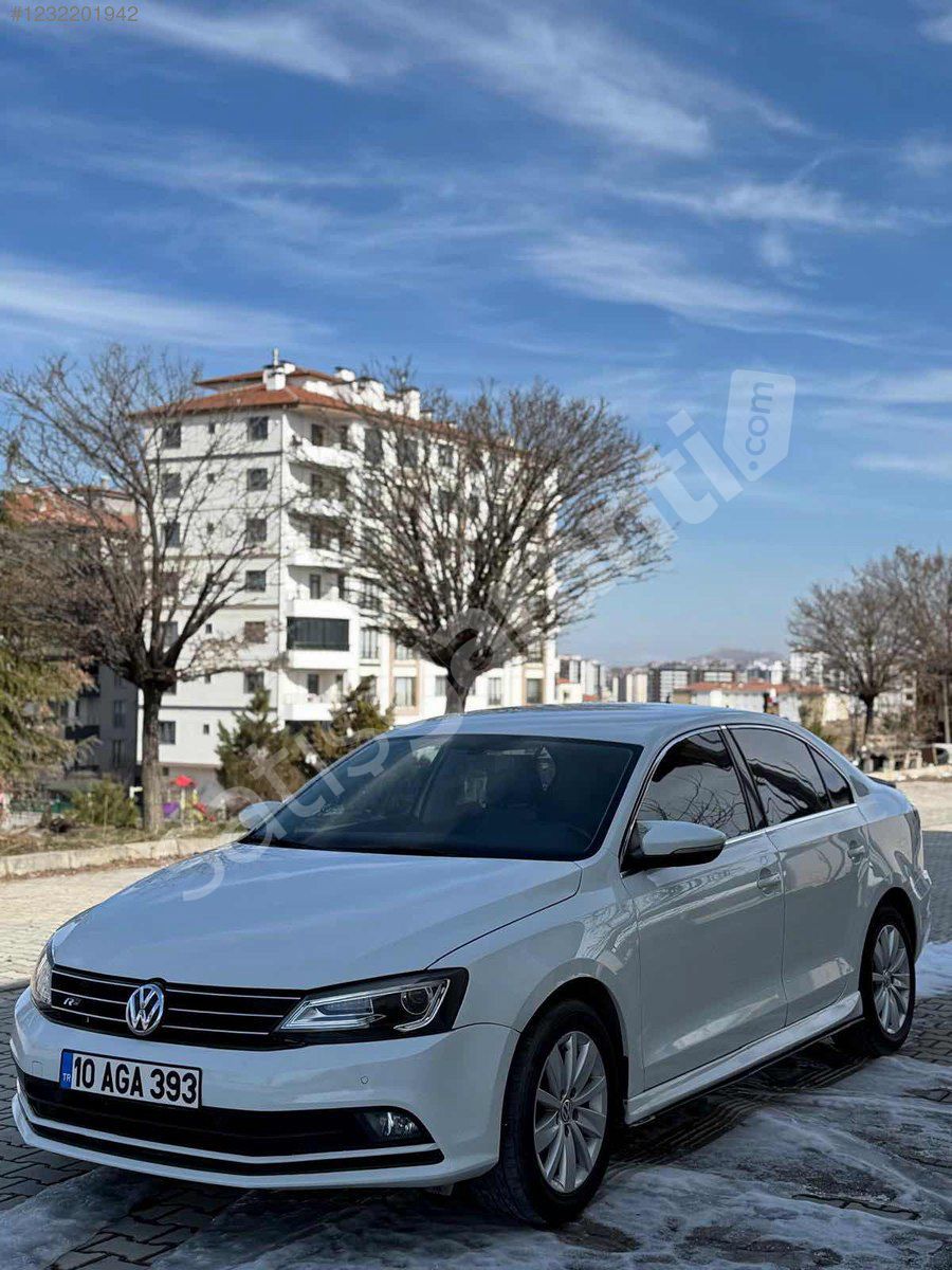 BAKAY'DAN 2017/1.4TSİ/HİGLİNE GRNM/DEĞİŞENSİZ/160KM JETTA