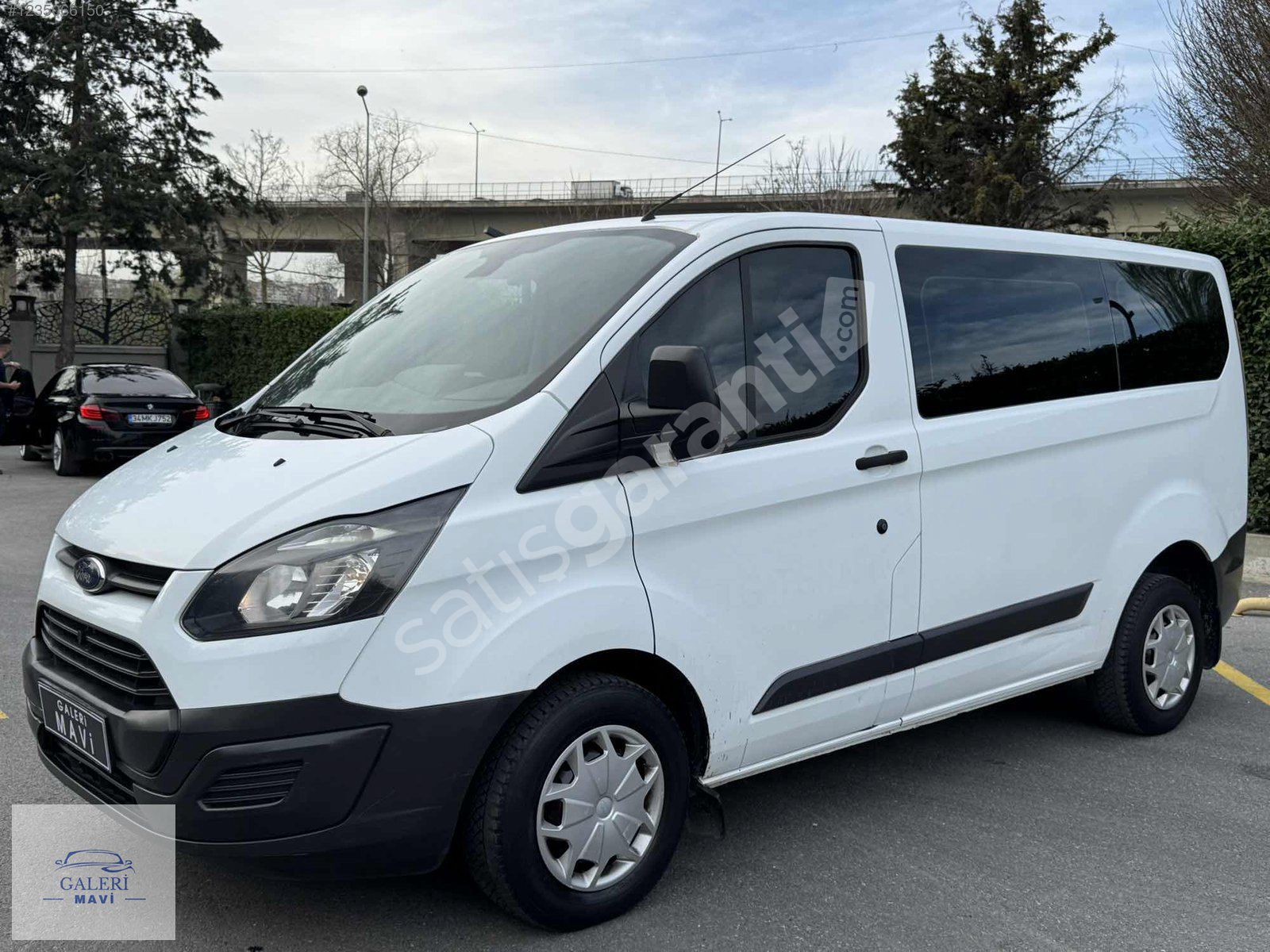 GALERİ MAVİ'DEN 2015 FORD CUSTOM ORJİNAL 5+1 KOLTUKLU CAMLIVAN