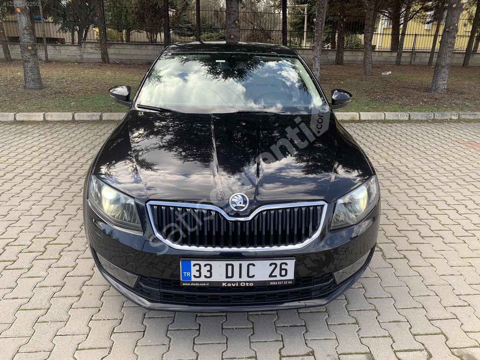 155BIN KM 2015 ÇIKIŞLI SKODA OCTAVIA 1.6 TDI ELEGANCE DSG