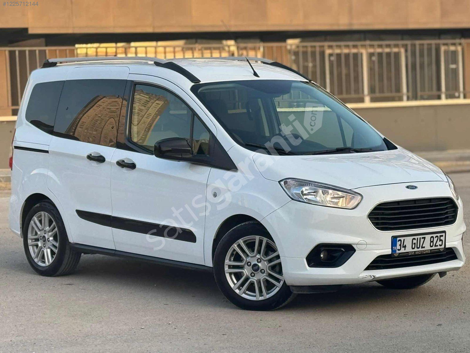 2023 MODEL HATASIZ BOYASIZ TRAMERSİZ 34.000 KM