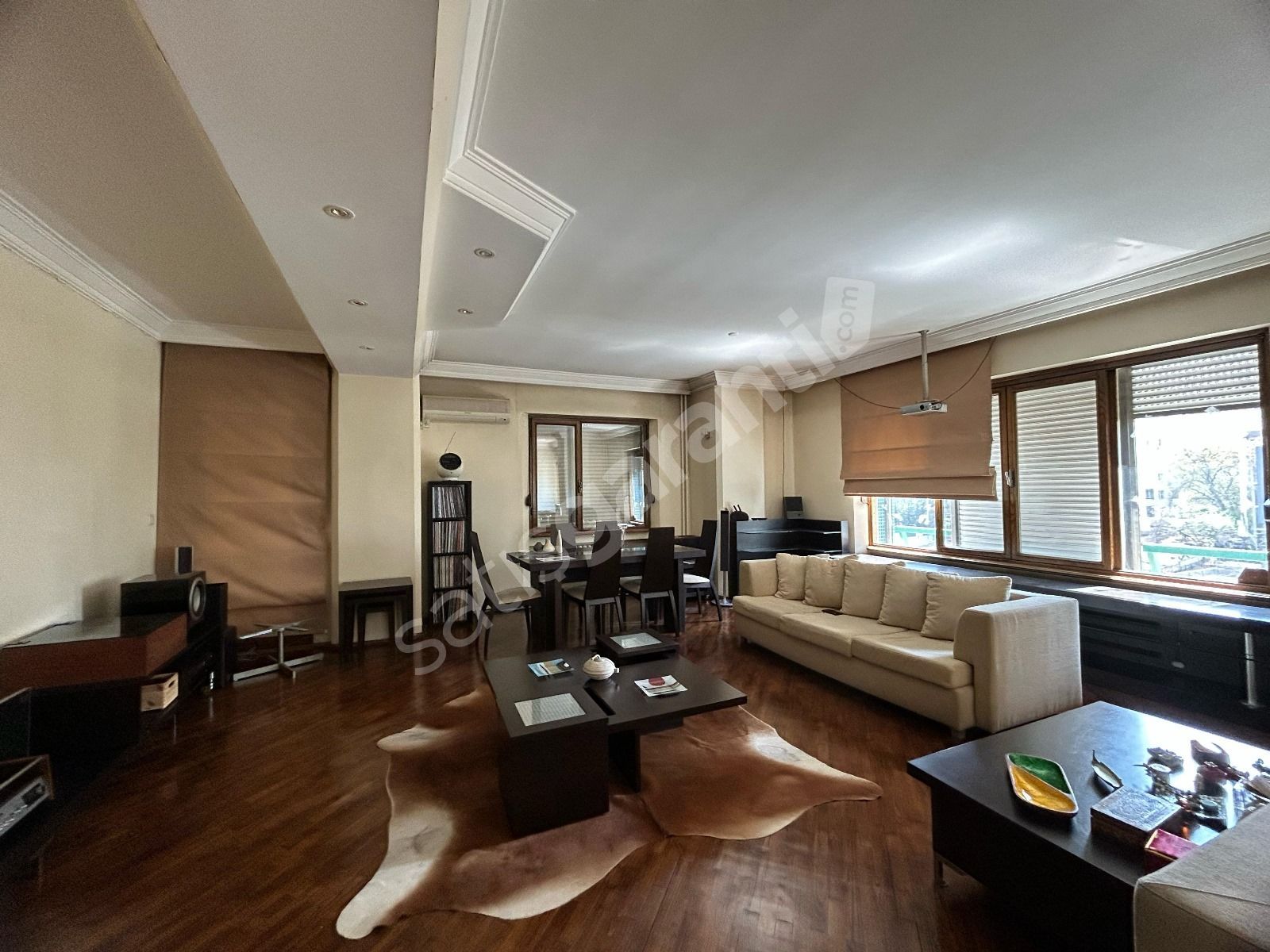 ATATÜRK CADDESİNDE BAKIMLI BİNADA SATILIK GENİŞ 3+1