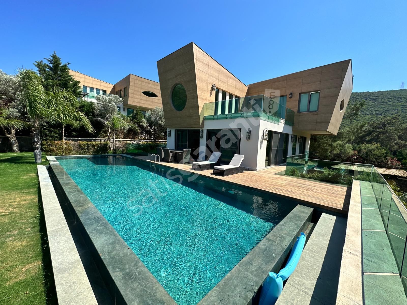Bodrum Torba Deniz Manzaralı Özel Havuzlu Satılık Lüks Müstakil Villa