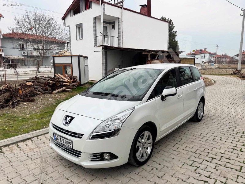5008 Temiz Dolu Dolu Aile Aracı