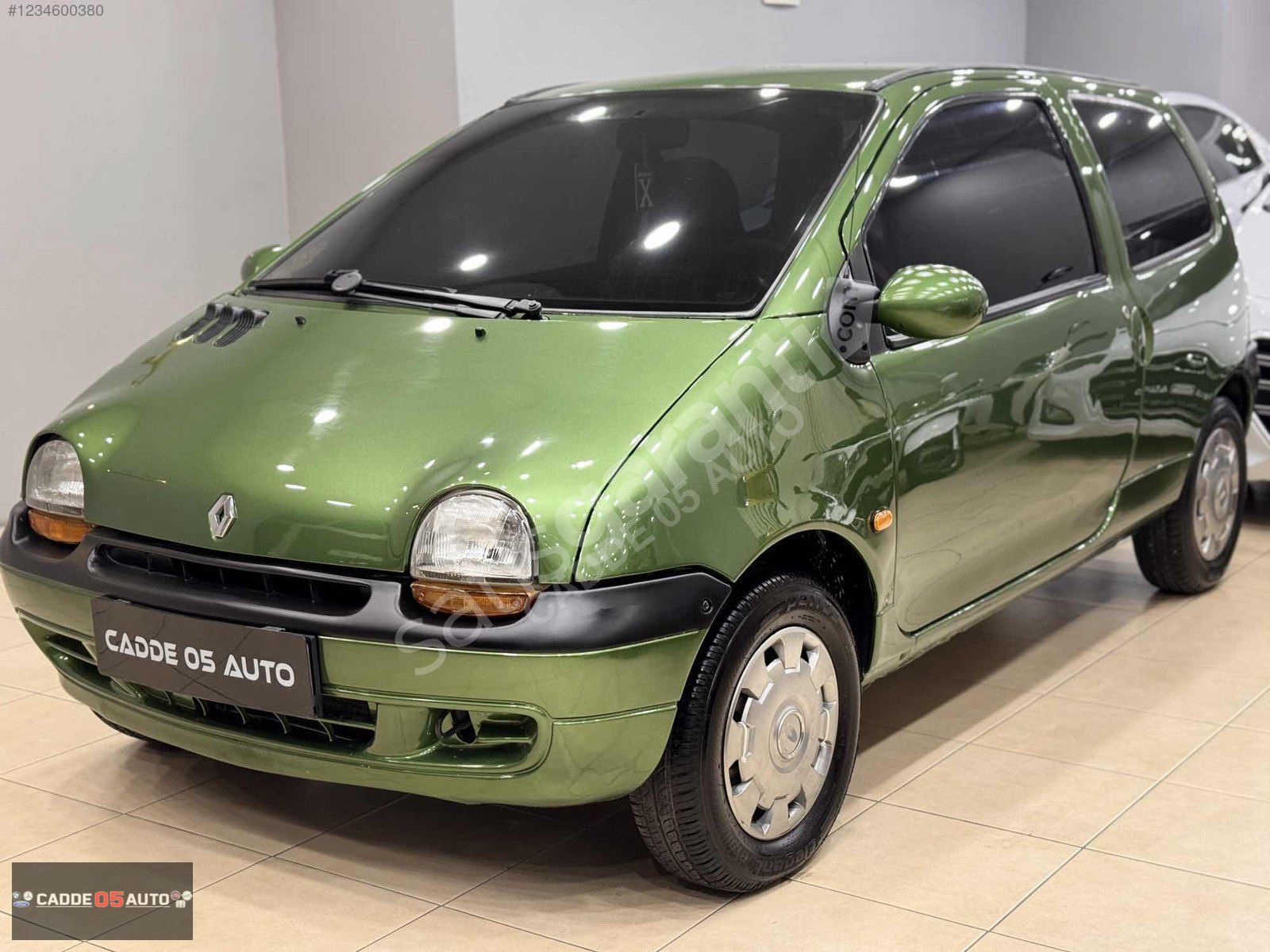 CADDE 05 AUTO'DAN 1997 RENAUL TWİNGO 1.2 KLİMA & HİDROLİK