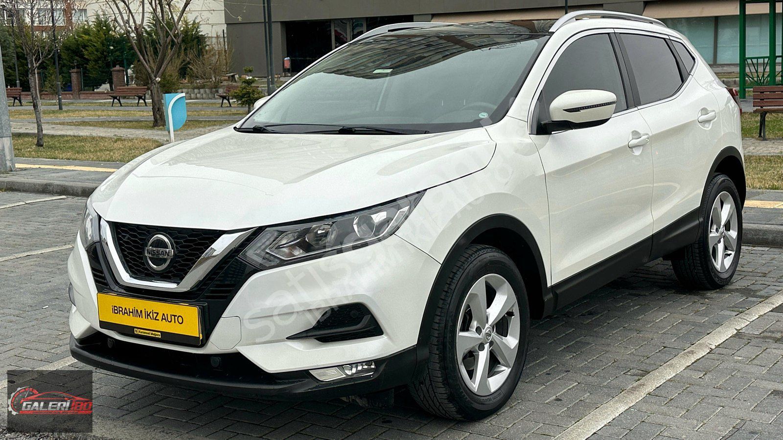 2020 MODEL QASHQAİ 1.3 Tce SKY PACK CAM TAVANLI HATASIZ BOYASIZZ