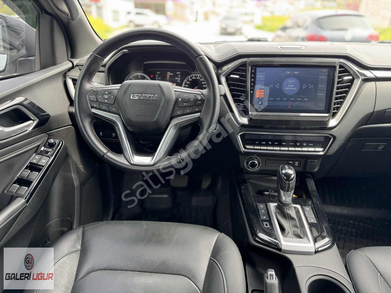 GALERİ UĞUR'DAN 2022 4X4 D-MAX V-CROSS
