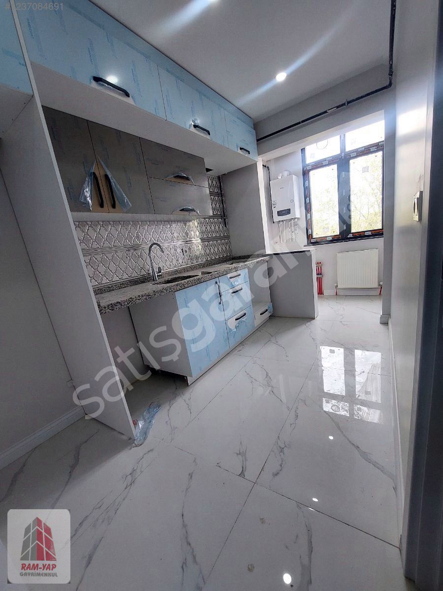 RAMİ YENİ MAHALLEDE SIFIR BİNADA ASANSÖRLÜ ARAKAT SATILIK DAİRE
