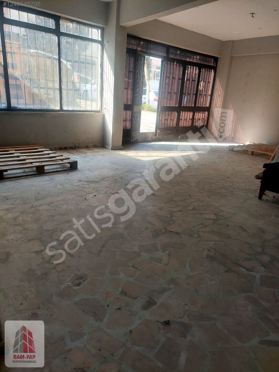 EYÜPSULTAN RAMİ CUMA MAHALLESİNDE GİRİŞ KAT KİRALIK İŞ YERİ