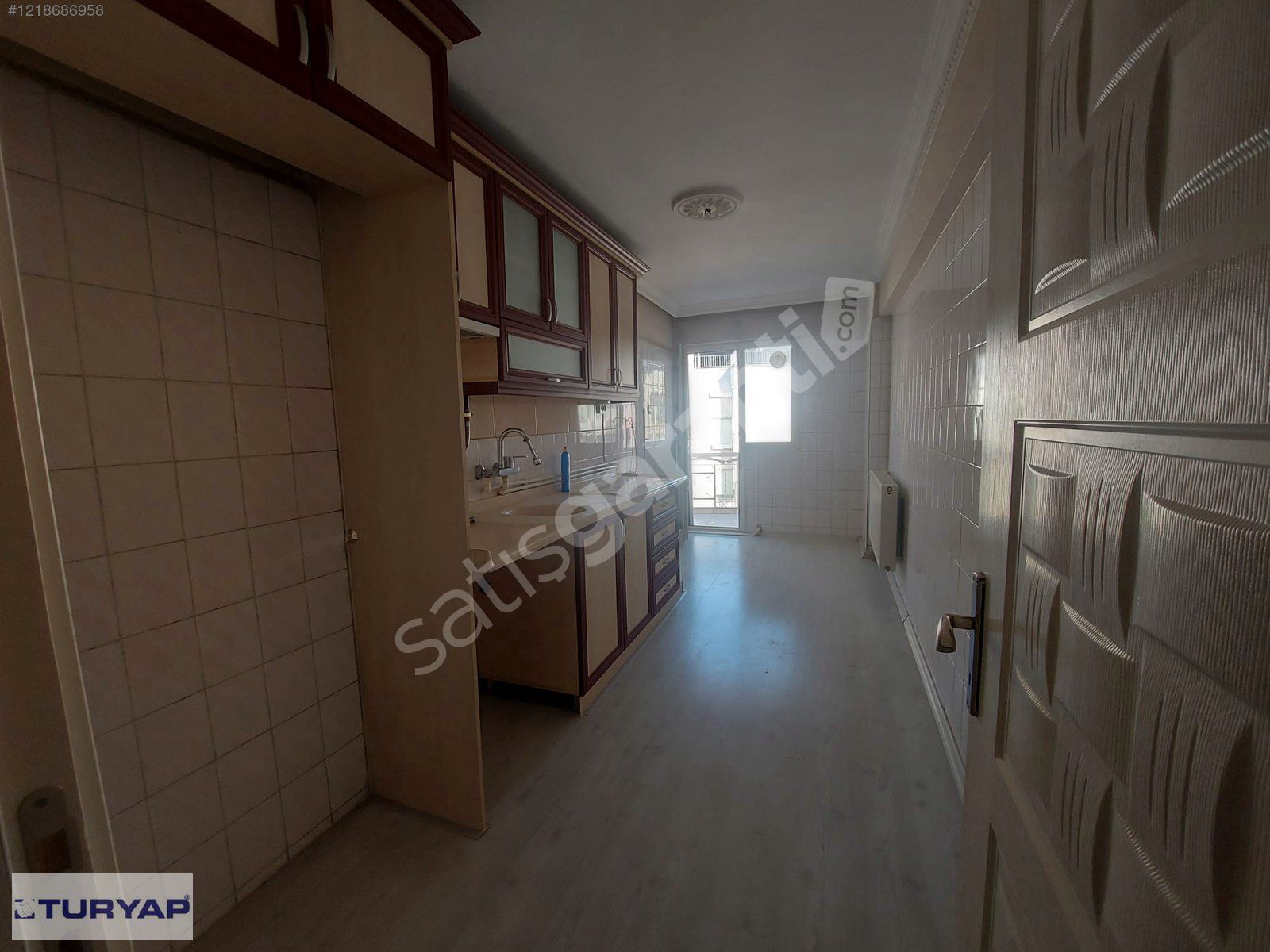 FORBES CAD.ÜZERİNDE ARAKAT BAKIMLI 3+1 KİRALIK DAİRE