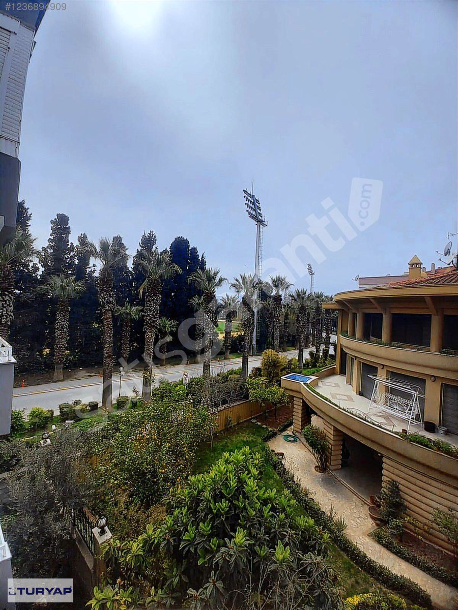 EFELER MAH. CADDE ÜSTÜNDE 3+1 ARAKAT SATILIK DAİRE