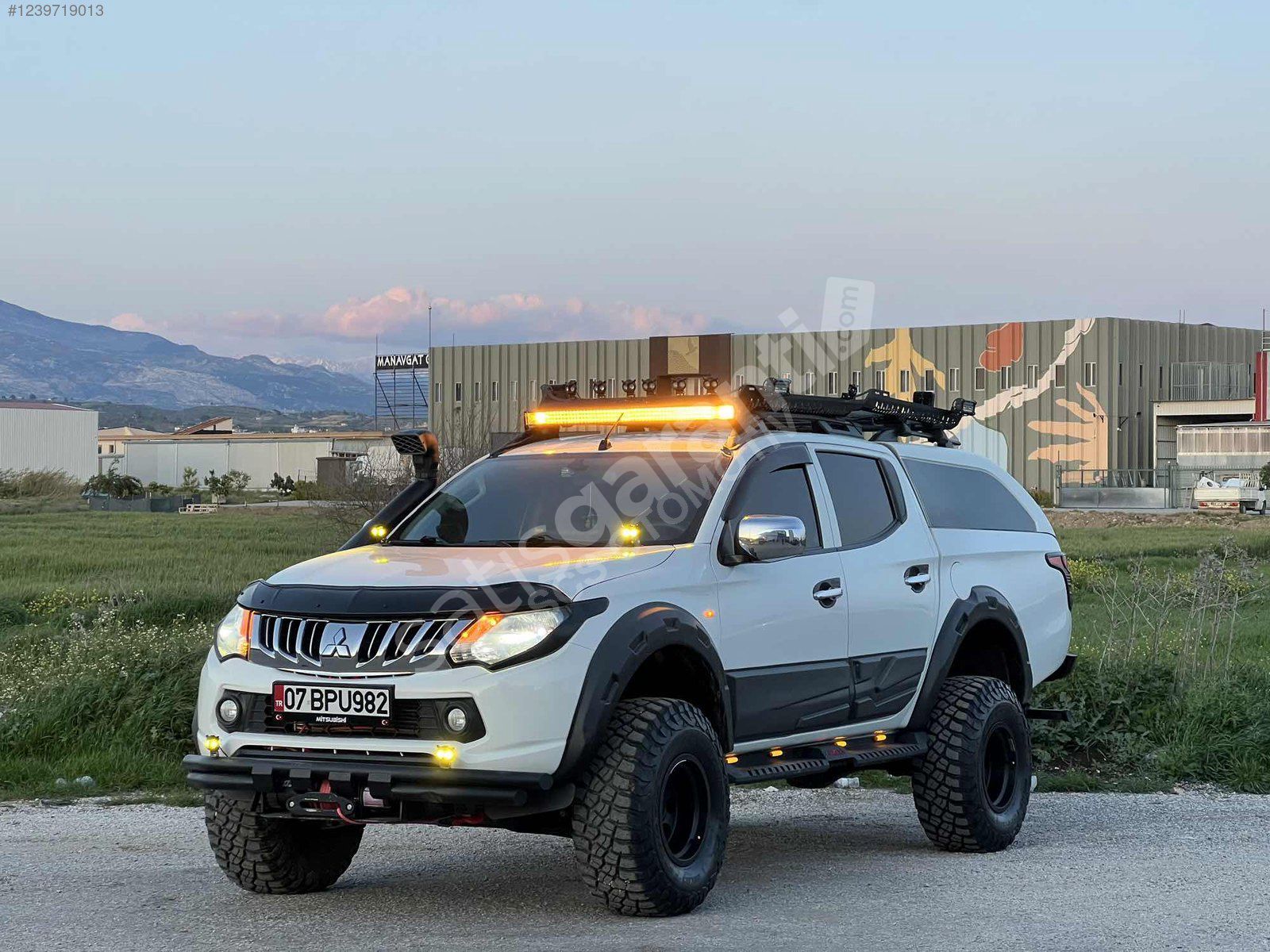 FULL AKSESUAR DEĞİŞENSİZ 4x4 L200