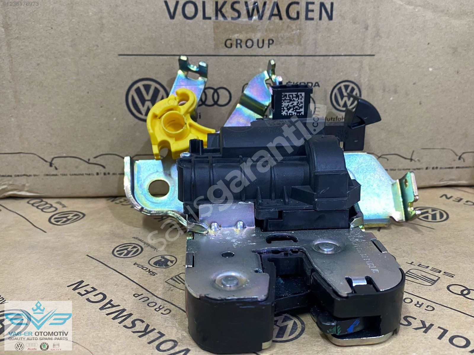 VW TİGUAN 2018-2021 ARKA BAGAJ KAPAK KİLİTİ KİLİDİ 81A827506
