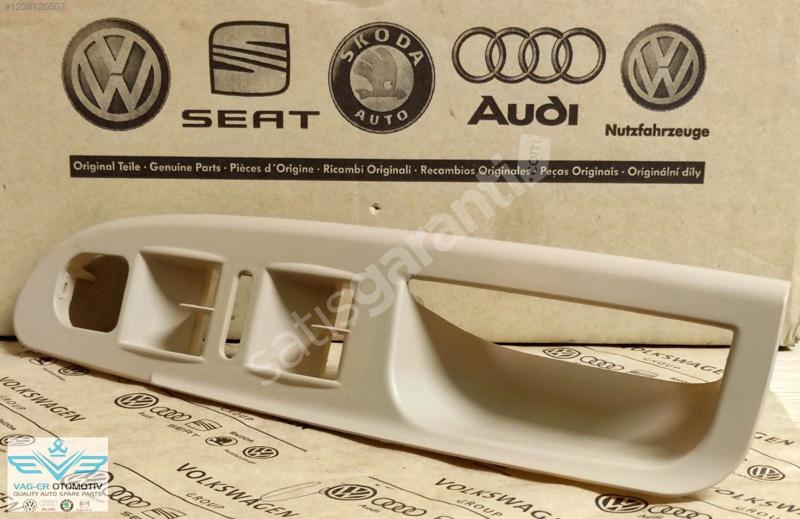 JETTA 2006-2011 ÖN SOL CAM DÜĞME YUVASI BRAKETİ ÇERÇEVESİ BEJ