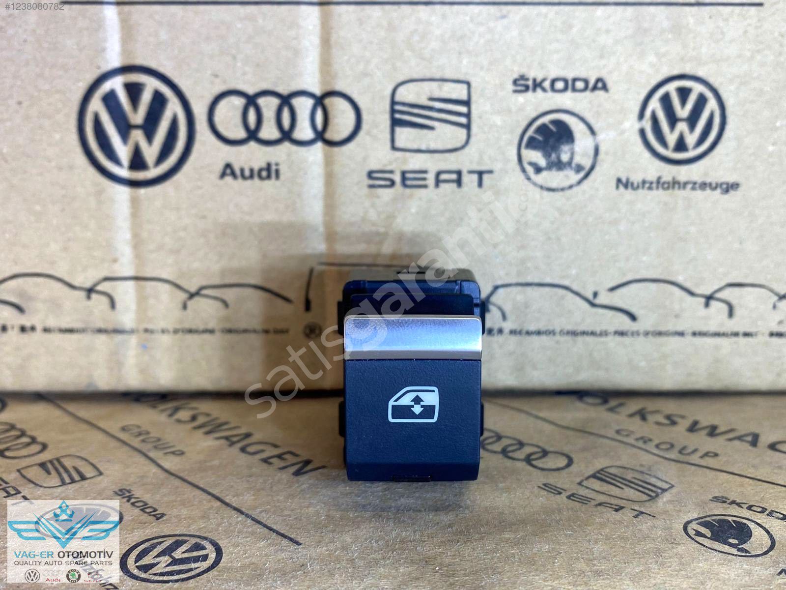 AUDİ A4 2016-2025 CAM AÇMA KAPAMA DÜĞMESİ TUŞU BUTONU 4M0959855