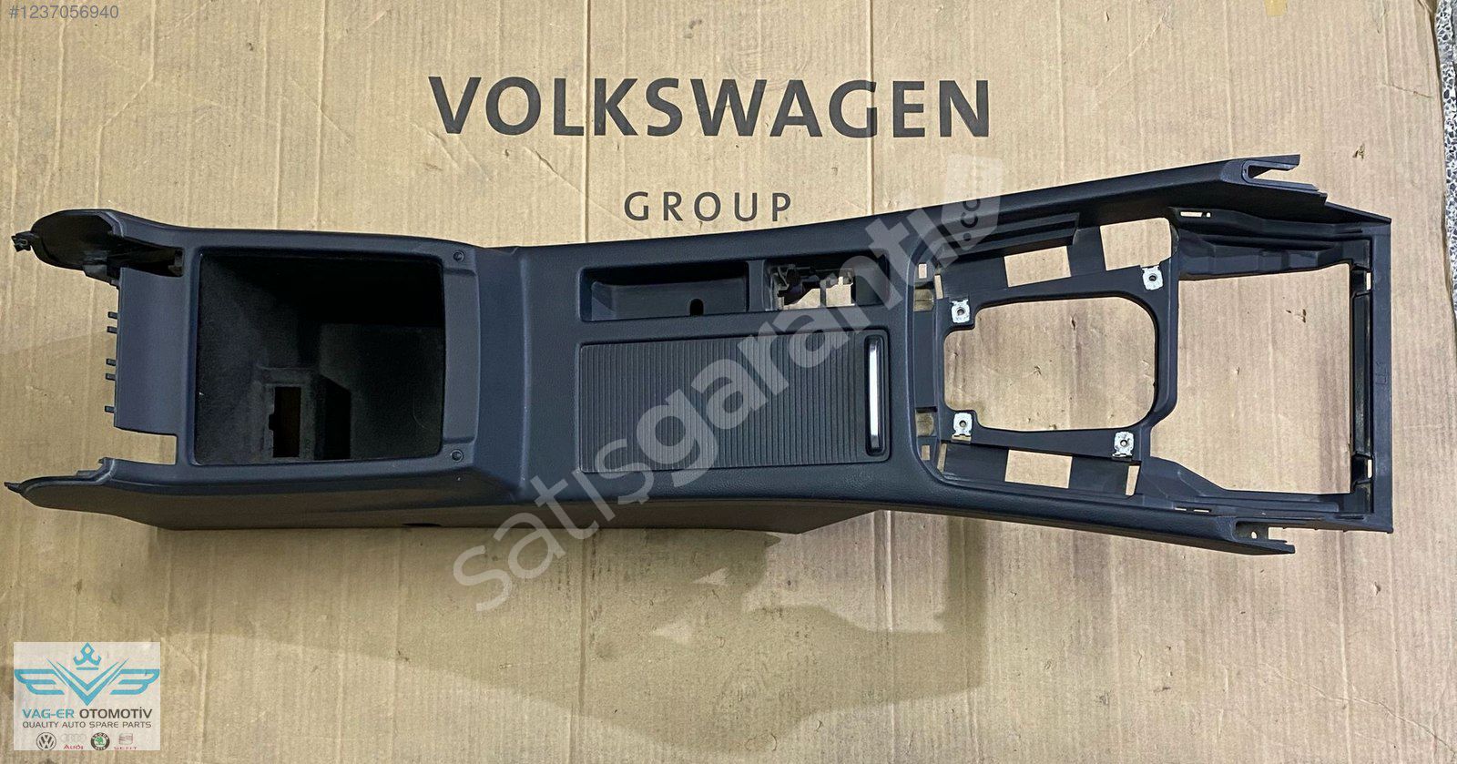 PASSAT B8.5 2019-2022 ORTA KONSOL BARDAKLIK PERDESİ KOM 3G186324