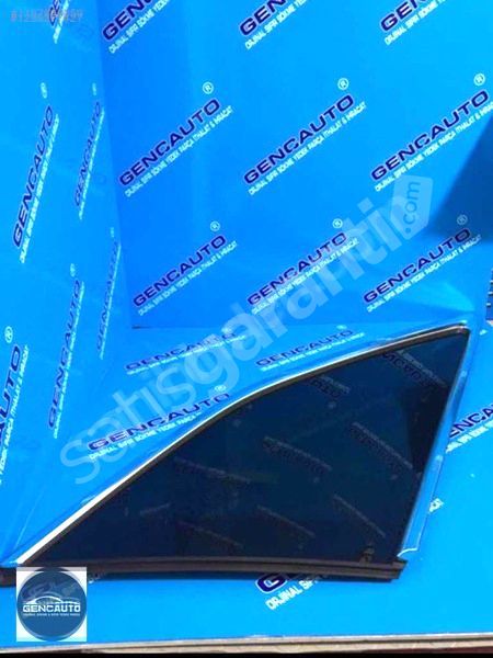 AUDİ RS6 KELEBEK CAMI SIFIR ORJİNAL OEM 4K9845297 A SOL