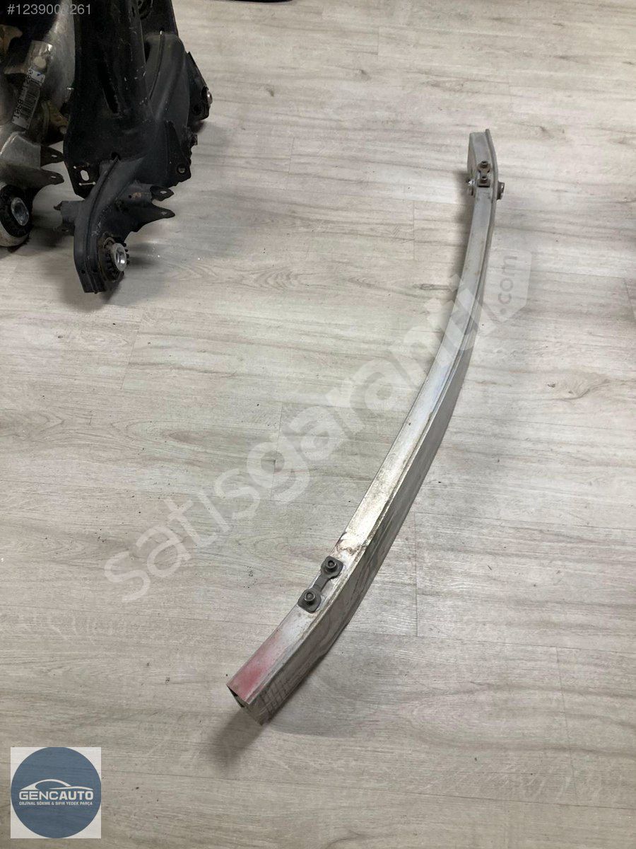 MERCEDES W117 CLA ÖN TAMPON DEMİRİ SÖKME ORJİNAL A2466201834
