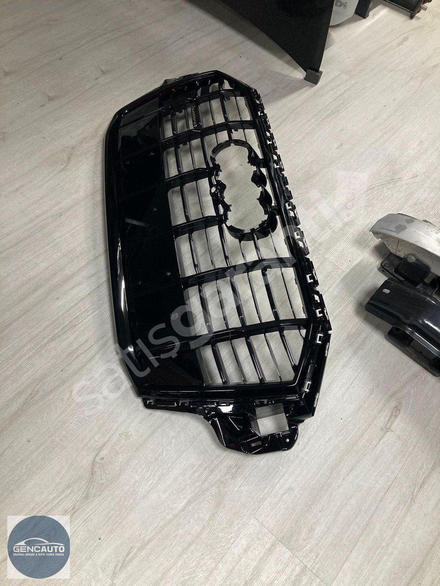 AUDİ Q7 Q8 ÖN PANJUR SIFIR İTHAL 4M0853651