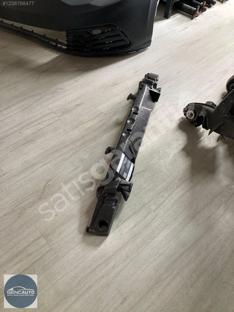 AUDİ Q5 ÖN TAMPON KÜPÜĞÜ SIFIR İTHAL 8R0807550 E