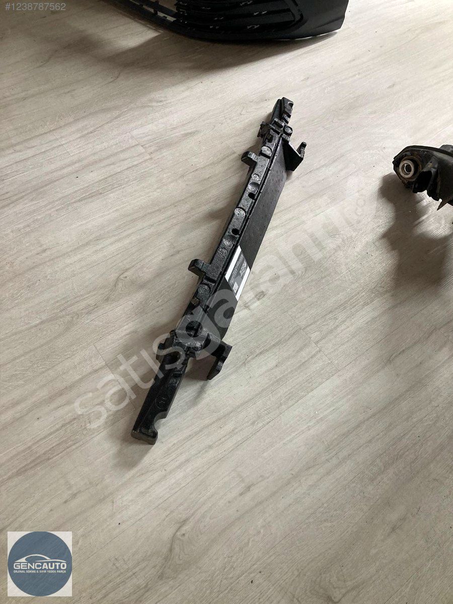 AUDİ Q5 ÖN TAMPON KÜPÜĞÜ SIFIR İTHAL 8R0807550 C