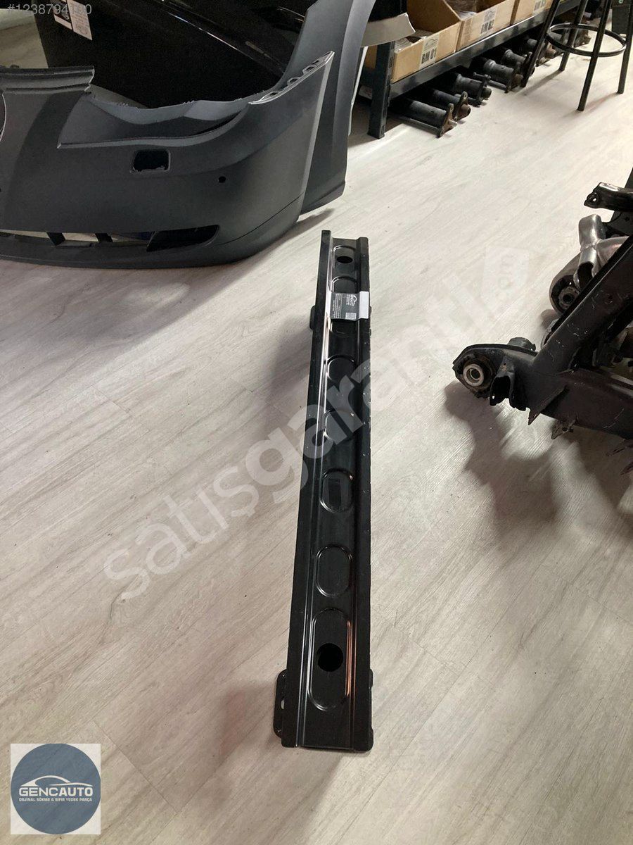 MERCEDES W118 CLA ARKA TAMPON DEMİRİ SÖKME ORJİNAL A1186100000
