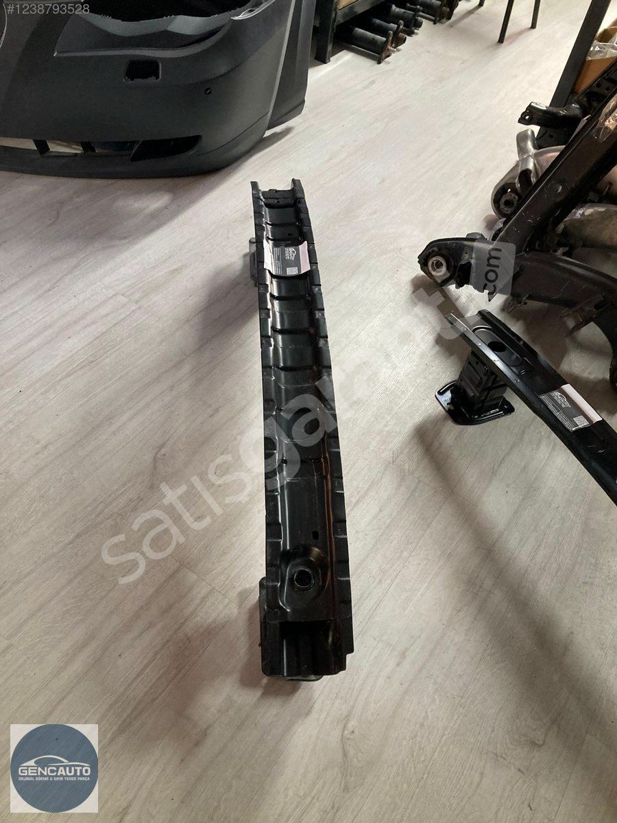 MERCEDES W117 CLA ARKA TAMPON DEMİRİ SÖKME ORJİNAL A1176100303
