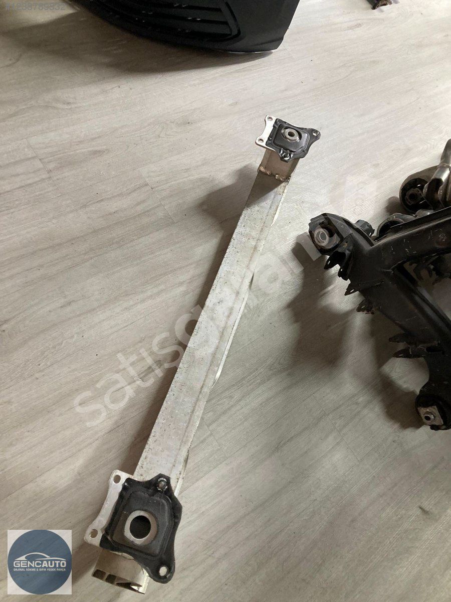 AUDİ A6 ARKA TAMPON DEMİRİ SÖKME ORJİNAL 4G5807309