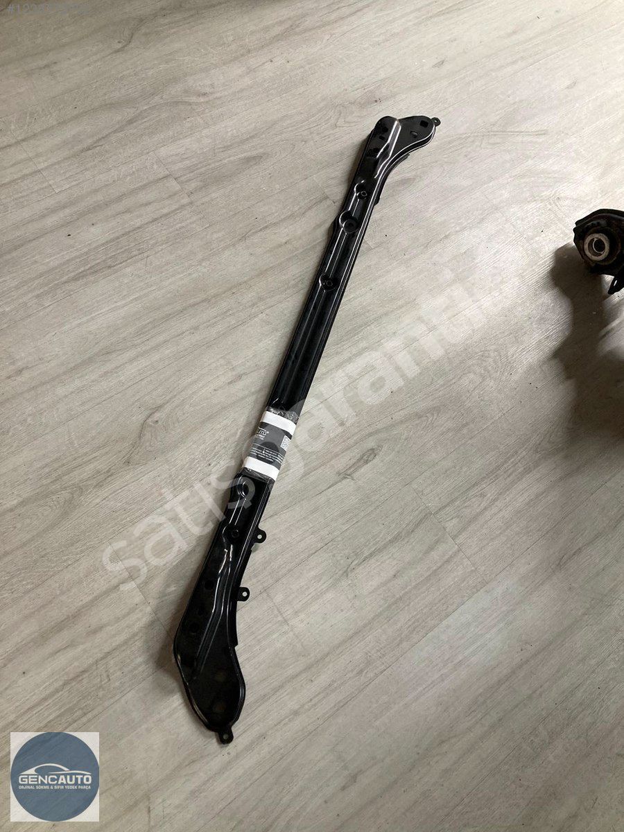 BMW G20 M TEC ÖN PANEL BAĞLANTI ÜST SIFIR İTHAL 51647499226 ARKA