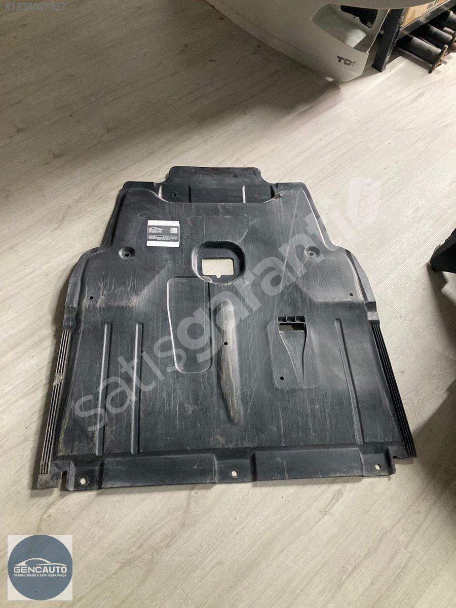 MERCEDES W117 CLA MOTOR ALT MUHAFAZA SÖKME ORJİNAL A2465200123
